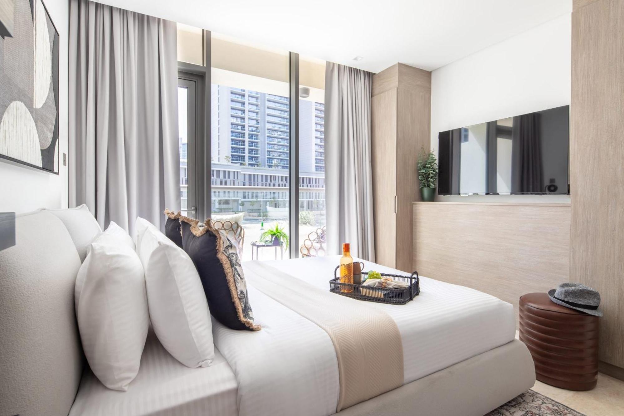 Frank Porter - The Sterling East Dubai